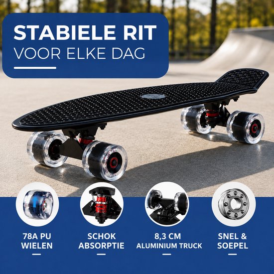 Zwart skateboard met 78A PU wielen, schokabsorptie en 8,3 cm aluminium truck. Snel en soepel.