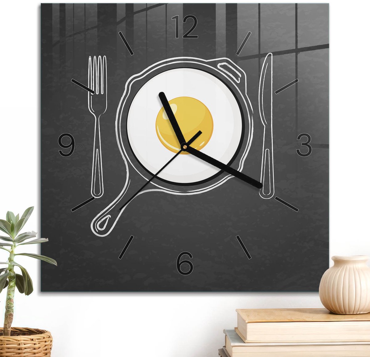 ArtPrintCave Zwart Glazen Klok - 30x30 cm - Wandklok Vierkant - Ei In Een Pan Stille Wandklok - Abstractie Wandklok Keuken - Zwarte Klokwijzers