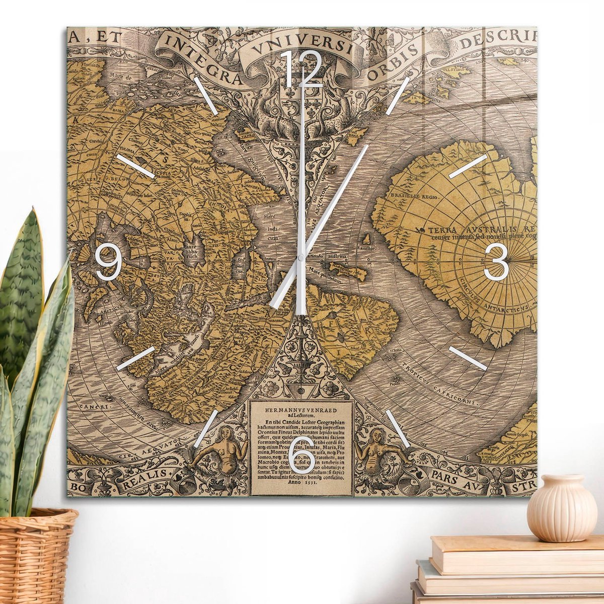 ArtPrintCave Beige Glazen Klok - 60x60 cm - Wandklok Vierkant - Vintage Kaart Stille Wandklok - Kunst Wandklok Keuken - Witte Klokwijzers