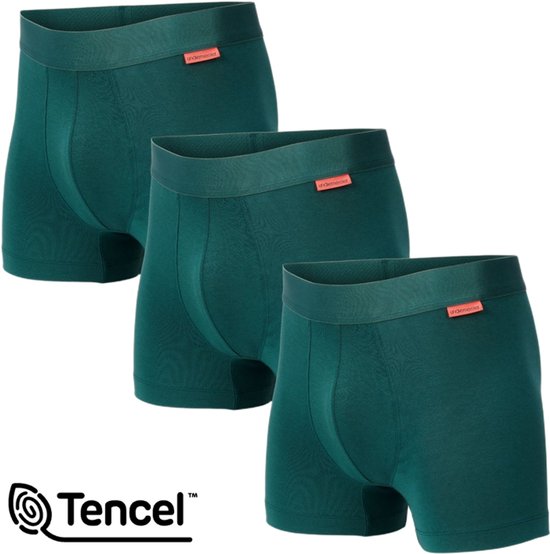 Drie donkergroene Tencel boxershorts met elastische tailleband en oranje Undiemeister-label.