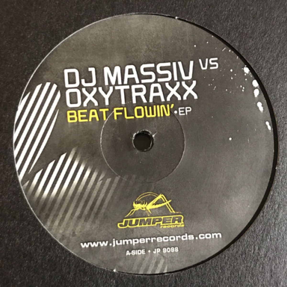 Dj Massiv Vs Oxytraxx - Beat Flowin' Ep