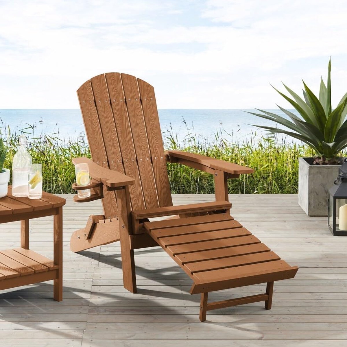 Adirondack loungestoel Arizona, Met voetenbankje, bekerhouder, Hips Plastic, Hout Look - voor balkon, terras, gazon, haard (Licht Bruin)