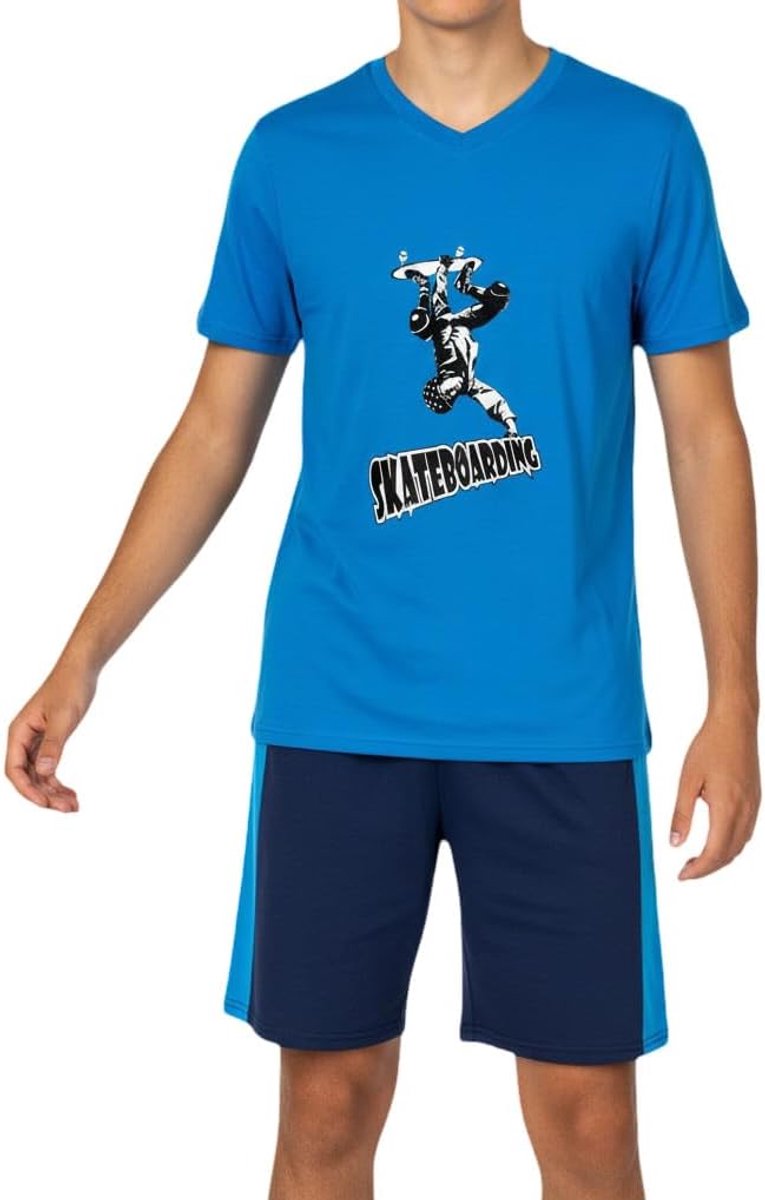 One Clothing Jongenspyjama met bermudabroek en voetbal- of skateboardmotief