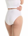 Witte slip met hoge taille, van achteren gezien op een model.