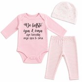 Baby 3delig kledingset pasgeboren meisje | maat 50-56 | set roze romper lange mouw met tekst zwart de liefste opa en oma zijn toevallig mijn opa en oma Huispakje | Kraamkado aankondiging bekendmaking zwangerschap cadeau voor de liefste aanstaande