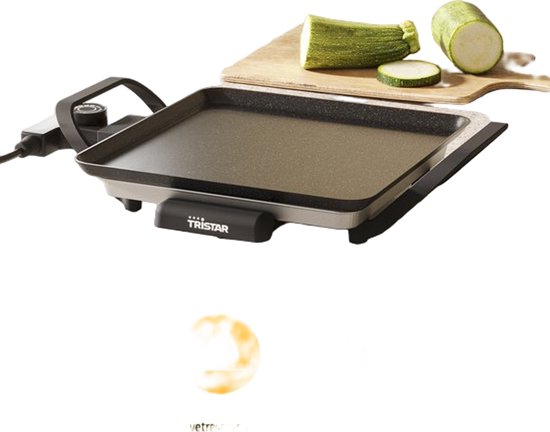 Tristar grillplaat met gesneden courgette op een houten snijplank ernaast.