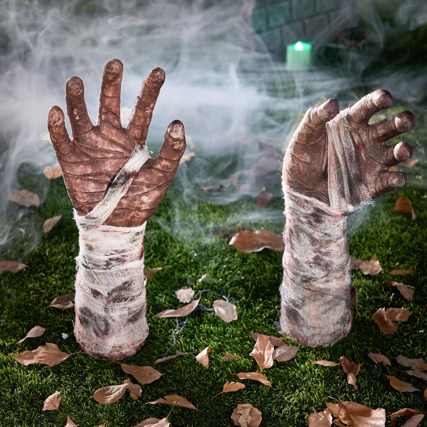 Halloween Zombie Armen – 2-Delige Kunststof Grondprikkers met Realistisch Design voor Spookachtige Tuindecoratie