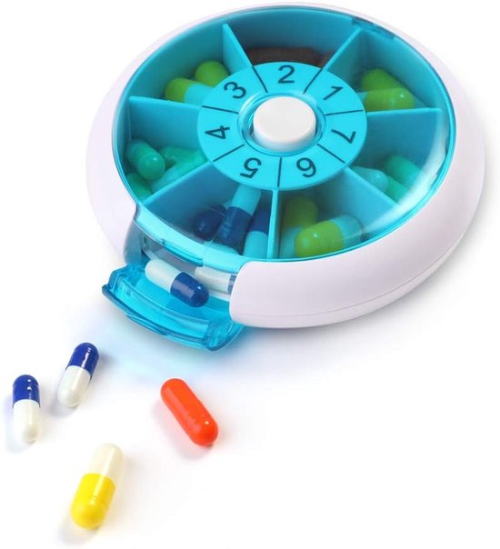 Ronde, blauw-witte pillendoos voor 7 dagen met nummers 1 tot 7 en diverse gekleurde pillen.