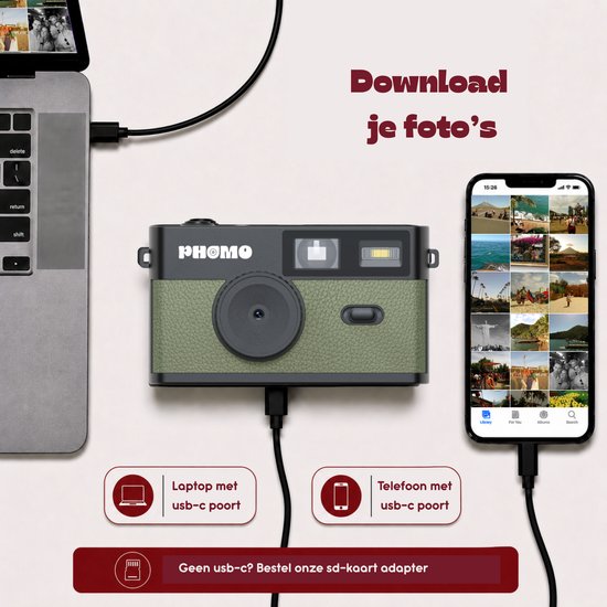 Phomo camera olijfgroen verbonden met laptop en smartphone om foto's over te zetten via USB-C.