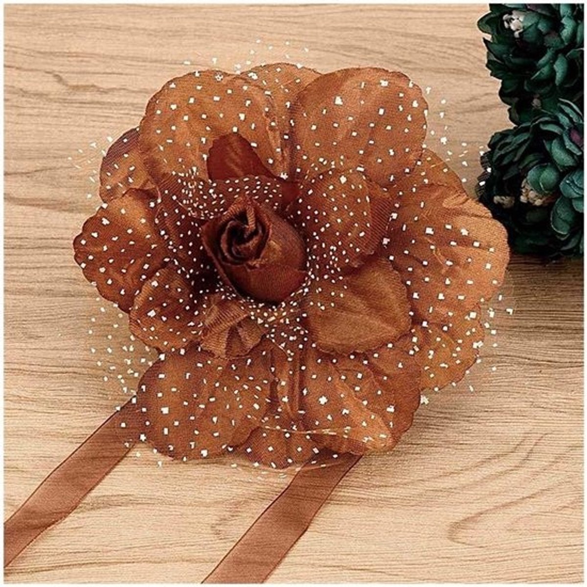 Bloemendask voor gordijn - Clip voor raambekleding - Woondecoratie - Groot bloemendesign - Lengte 50 cm - Koffie