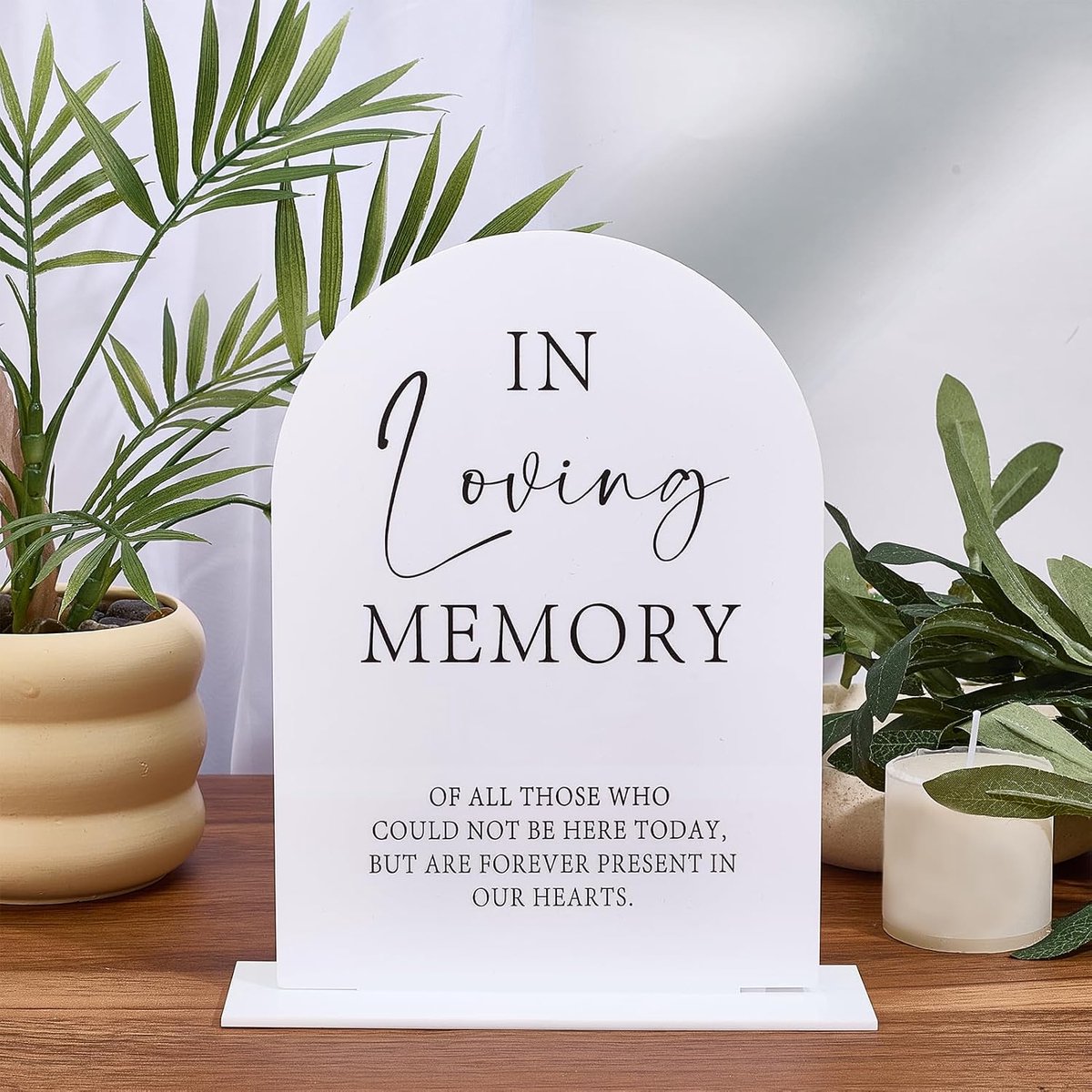 Huwelijksbord van acryl met opschrift "In Loving Memory" witte belettering boog bruiloft Essentials Stuff Decor herinnering tafelbord met standaard voor bruiloft party jubileum