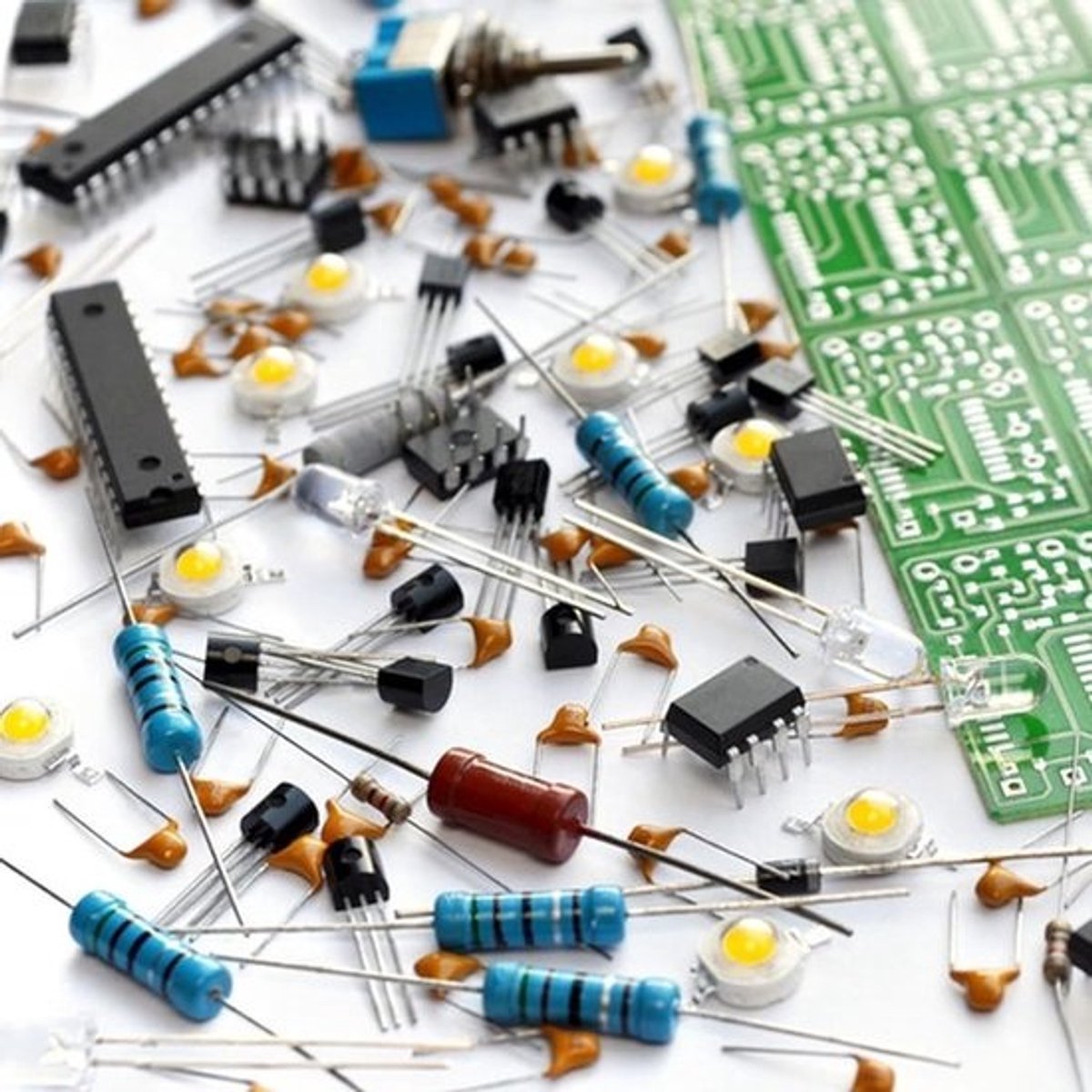 Weerstandscomponenten - Elektronicaonderdelen - Voor circuitontwerp - 1% tolerantie - 1 W vermogen