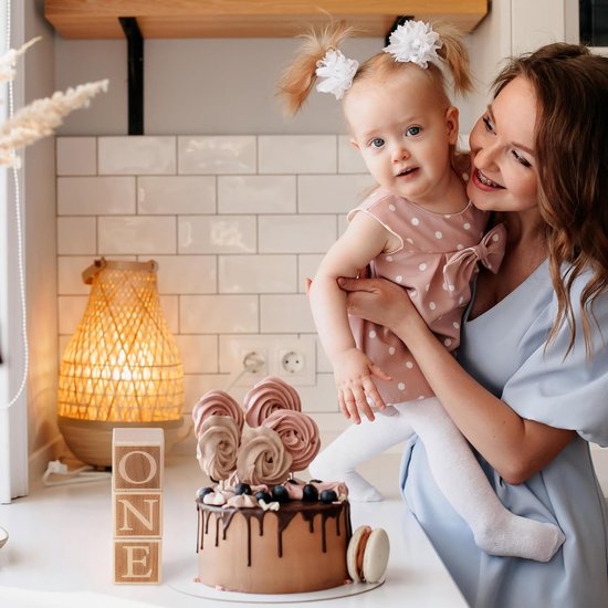Letters ONE-nummer houten blok 3,5 cm kubus cadeau voor de 1e geboorte baby voor baby gegraveerde letterkubus cadeau-idee doop babyshower tafeldecoratie houten blok gastenboek een nummer houten — afbeelding 2