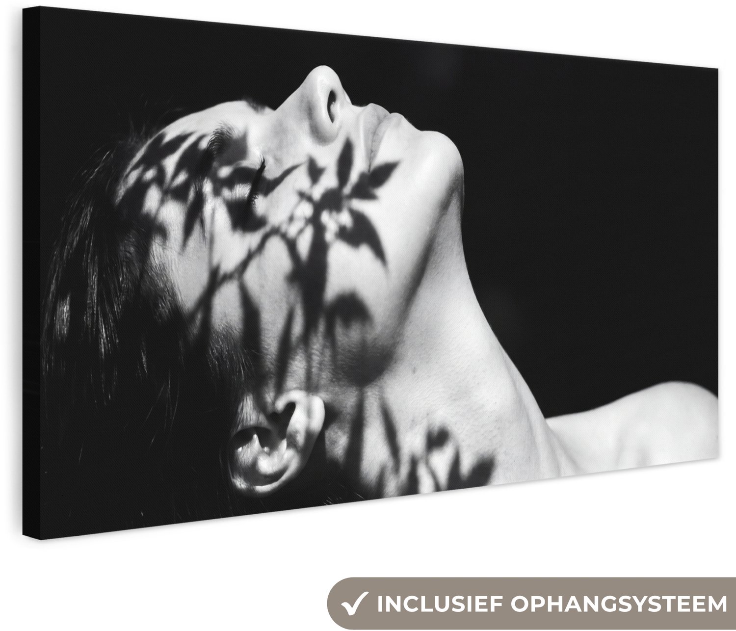 Canvas schilderij 160x80 cm - Exclusieve wanddecoratie Gezicht - Schaduw - Bladeren - Zwart - Wit - Intiem - Muurdecoratie woonkamer - Slaapkamer decoratie - Kamer accessoires - Schilderijen op canvas groot XXL
