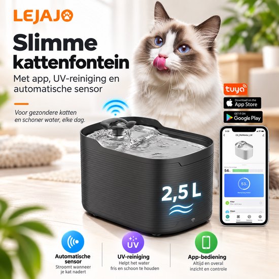 Zwarte 2,5L drinkfontein met kat, UV-reiniging en bijbehorende app-bediening op smartphone.