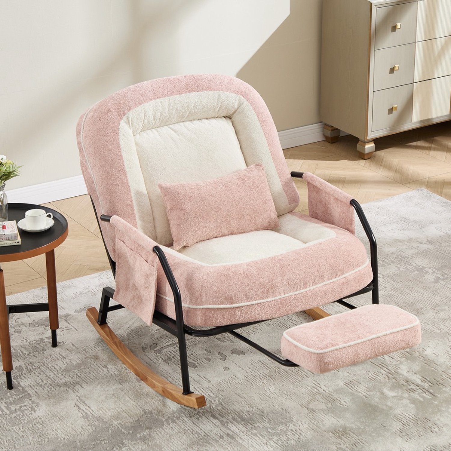 Pugsdrly Extra grote schommelstoel, terrasstoelen met voetsteun, zijvak, gewatteerd kussen, verstelbare rugleuning, houten frame, voor binnen en buiten, woonkamer, slaapkamer, balkon, imitatiebont, roze