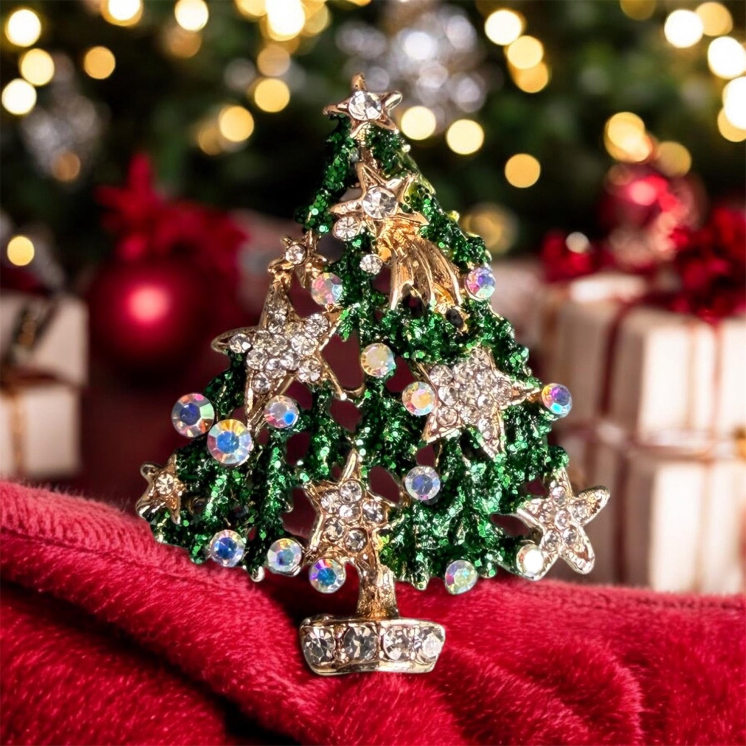 Broche Kerstboom Sterren Strass ( Goudkleurig ) 5 x 4 cm