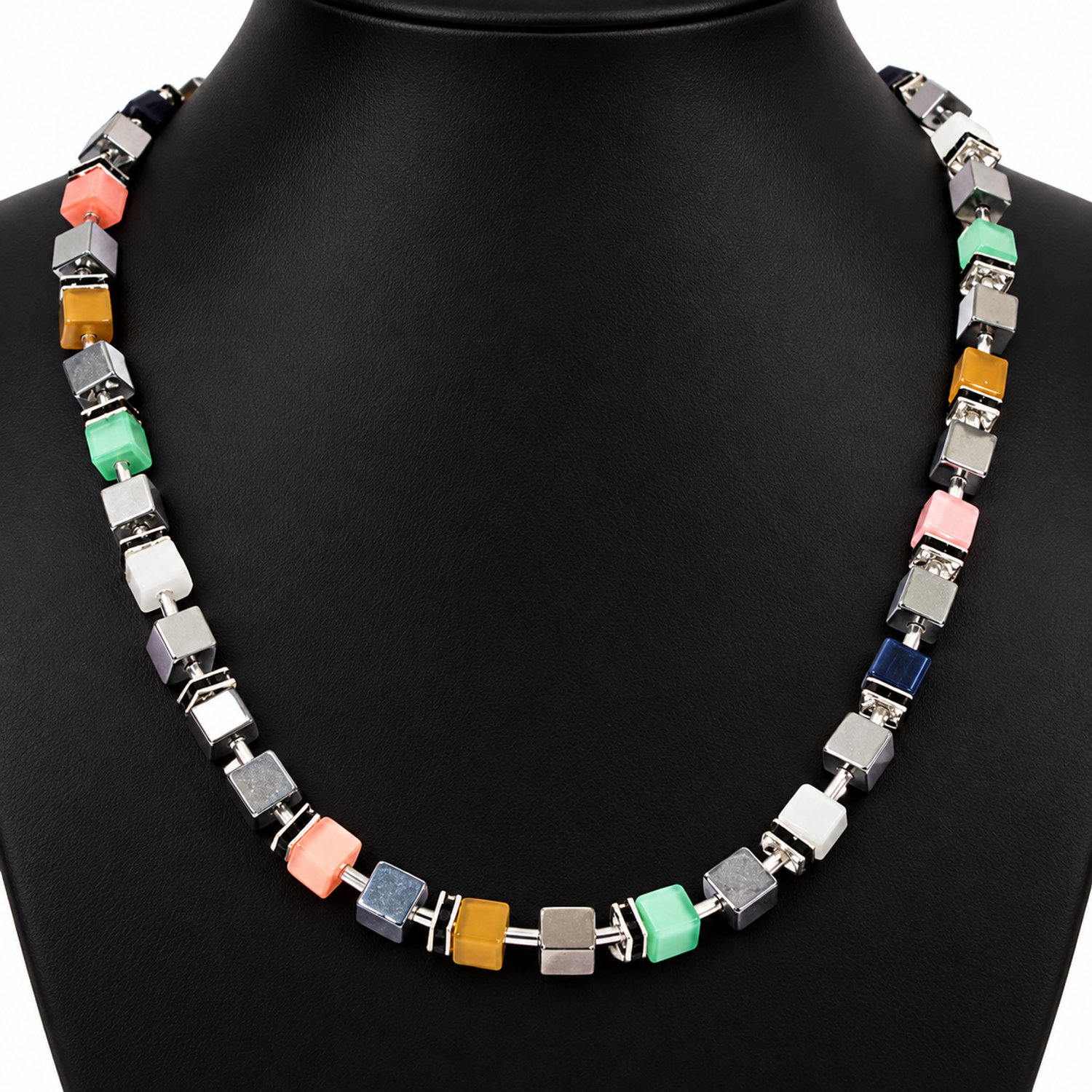 Multicolor Kristal & Hematiet Ketting – Moderne Elegantie