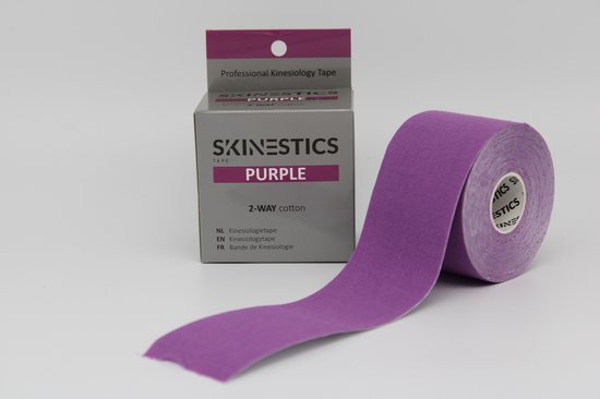 Doos en rol paarse Skinestics sporttape 2-way cotton. Doos vermeldt 'Professional Kinesiology Tape'.