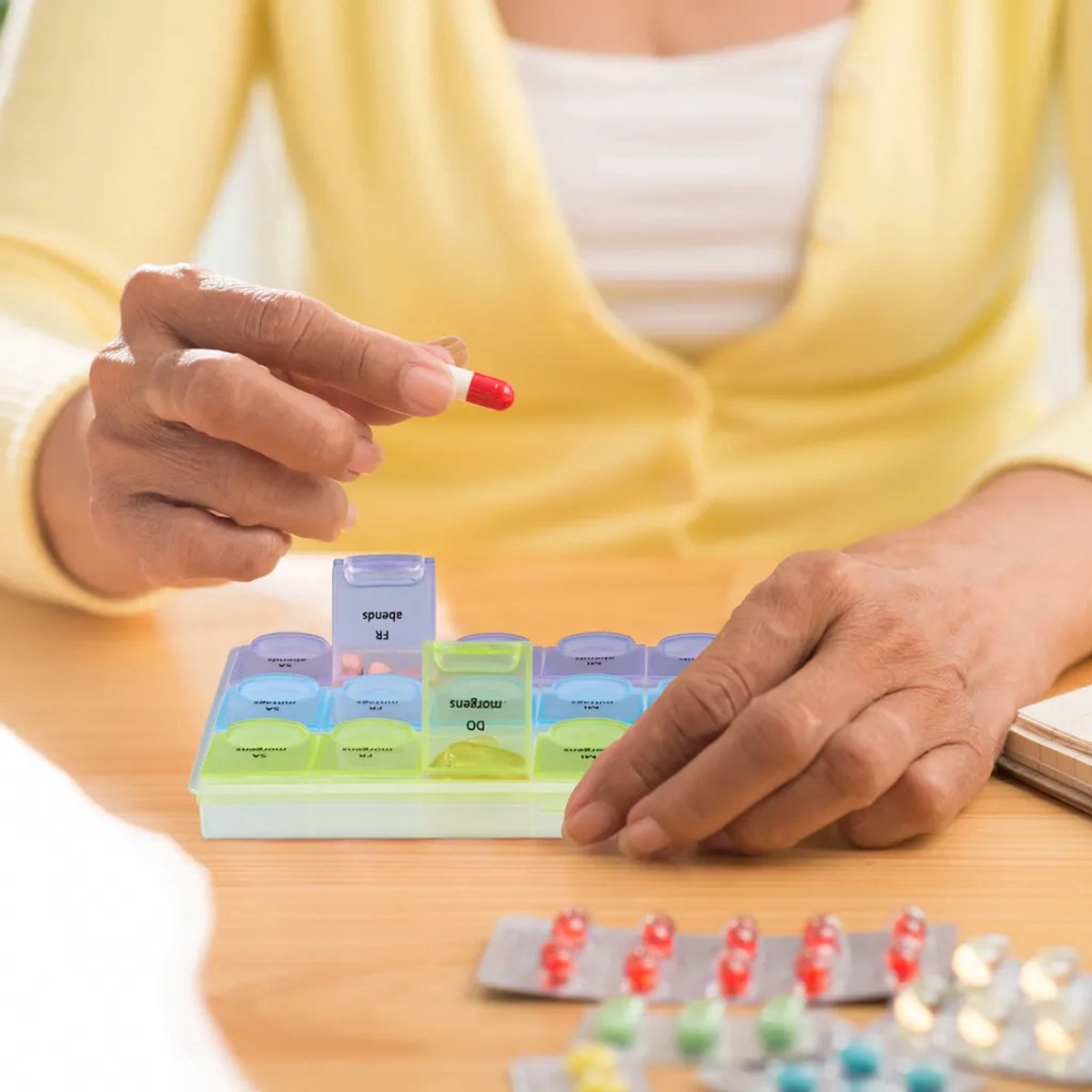 Geschikt voorraad Geschikt voor 7 dagen, verdeeld in vakjes (ochtend, middag en avond), wekelijkse pillendoos Geschikt voor deksel.