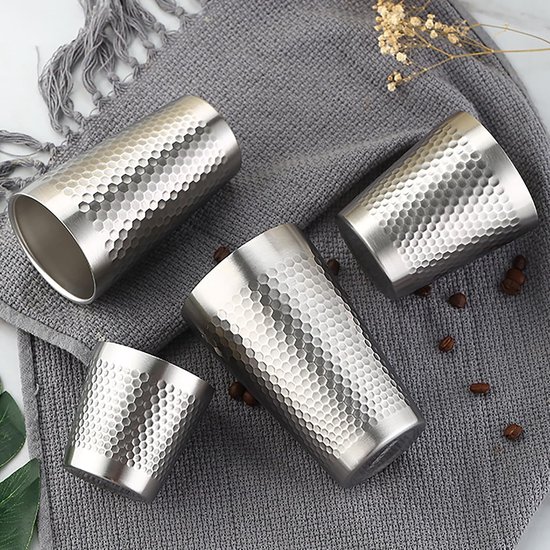 2 stuks roestvrijstalen bekers (180 ml/per, zilver), diamanthamerpatroon, dubbelwandig, kleine ijstheemokken, dikkere koffiekopjes, herbruikbare metalen waterbeker, voor kamperen, buiten, feest — afbeelding 4