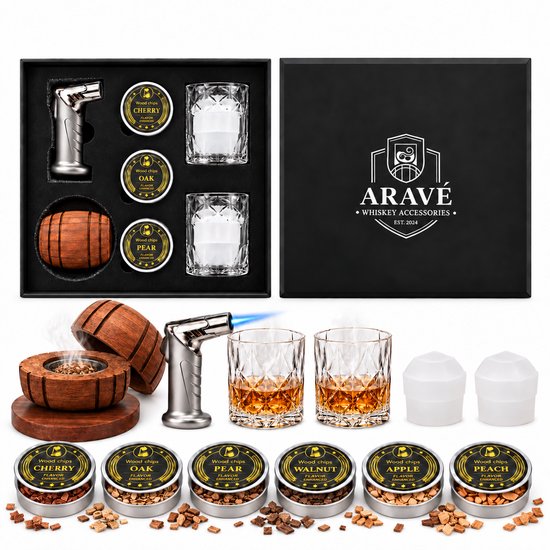Whiskey rookset met twee glazen, aansteker, houten ton en blikjes met kersen-, eiken-, peer-, walnoot-, appel- en perziksmaak houtchips.