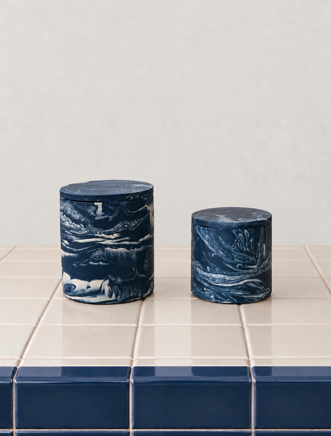 Soul Of Us The Hotel Lobby Scented Candle Set | 100 % Soy Wax | 55 /25 hours burning time | Vegan Candle | Handmade | Kaars | Christmas Gift | Cadeau Navy & Cream