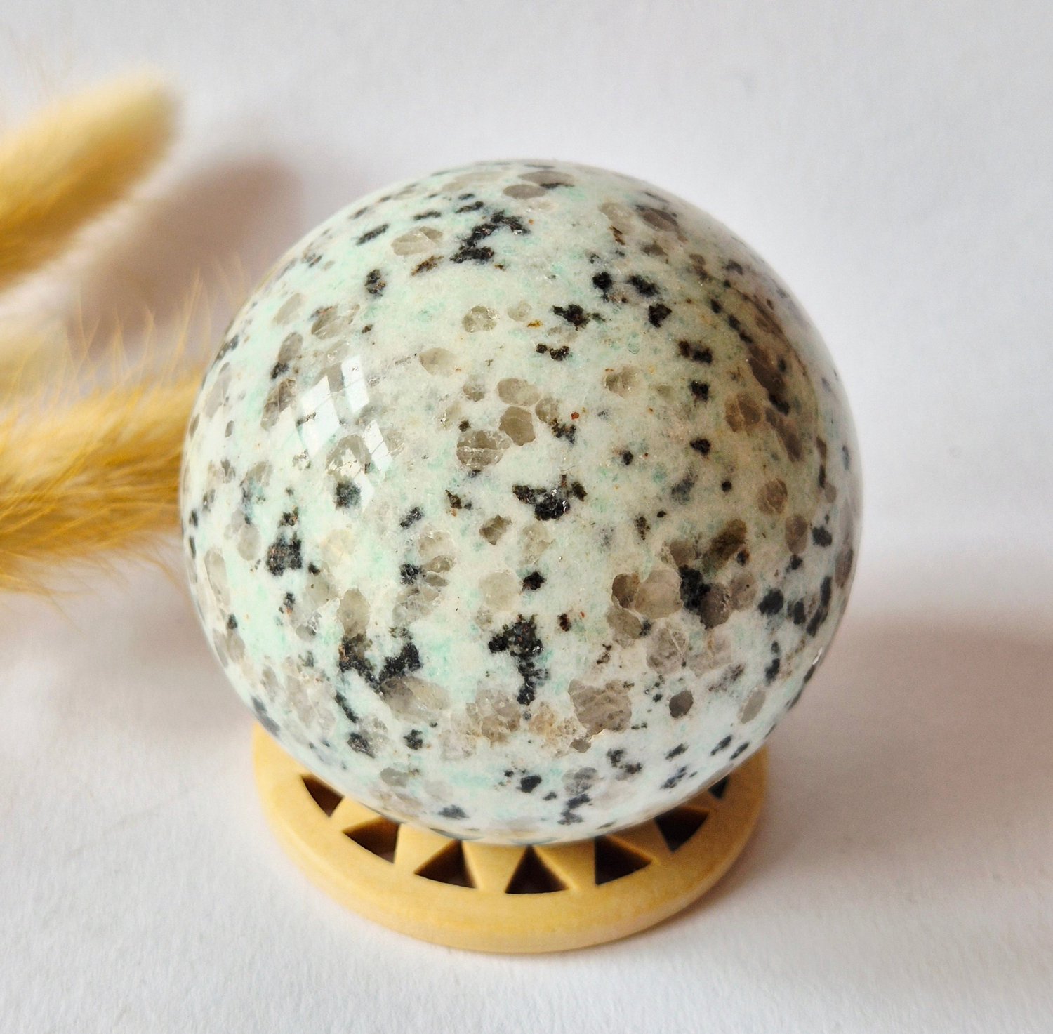 Moonlight Gemstones Kiwi Jaspis Bol 60 mm – Natuurlijke Edelsteen Bol Meerkleurig