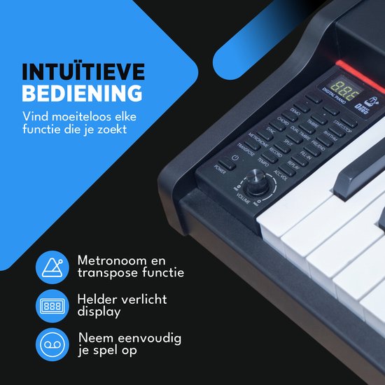 Bedieningspaneel van de Finesse piano met verlicht display, volumeknop en diverse functie-knoppen.