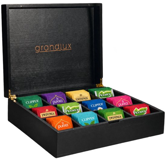 Zwarte Grandlux theedoos met 12 vakken, gevuld met gekleurde theezakjes van Pickwick, Twinings, Clipper en Pukka.