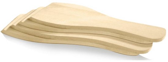Stapel houten spatels voor gourmetten.