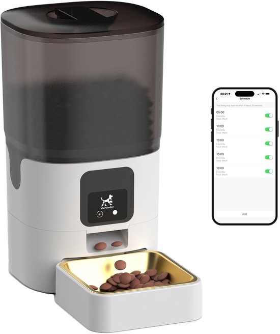 Witte Viervoeter voerautomaat met doorzichtige 6L bak en gouden voerbak, naast een smartphone met instelschema.