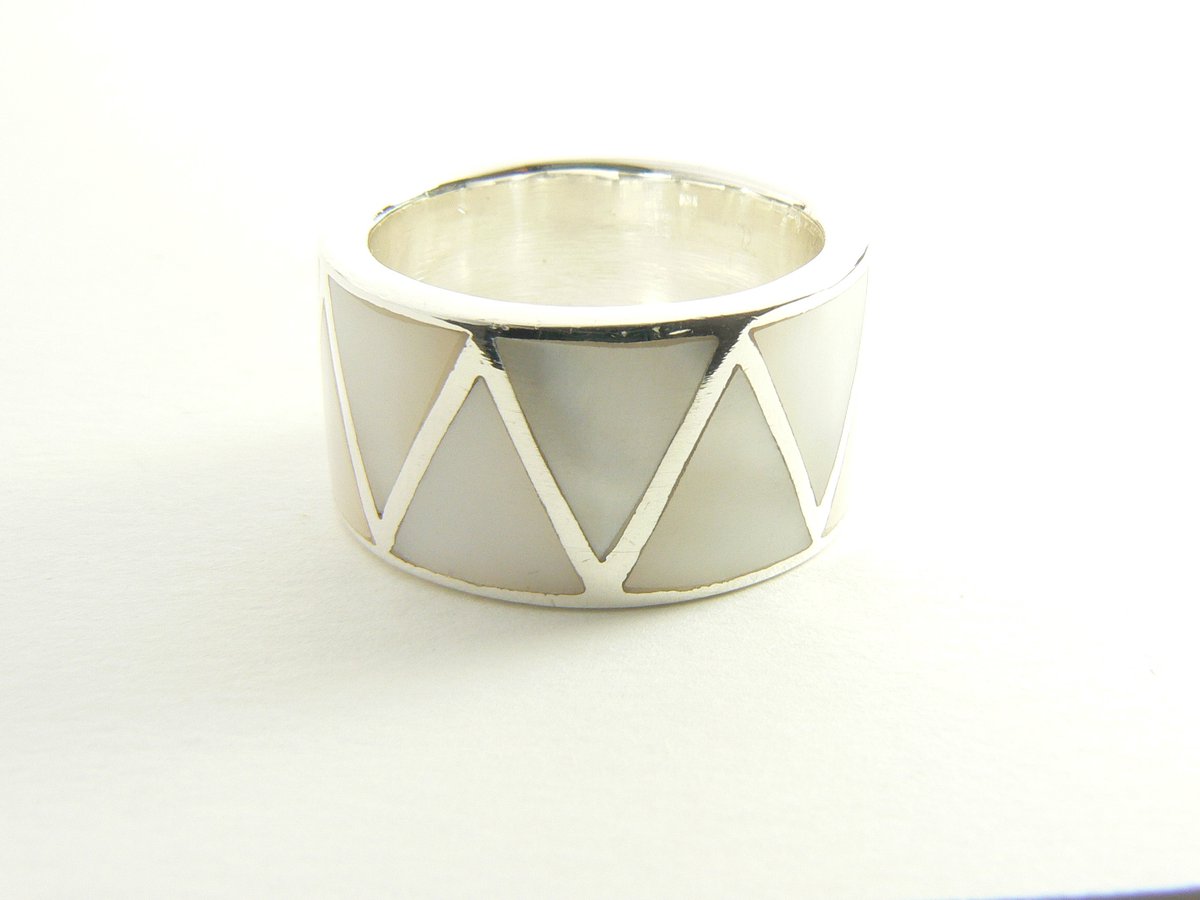 Zware zilveren ring met parelmoer