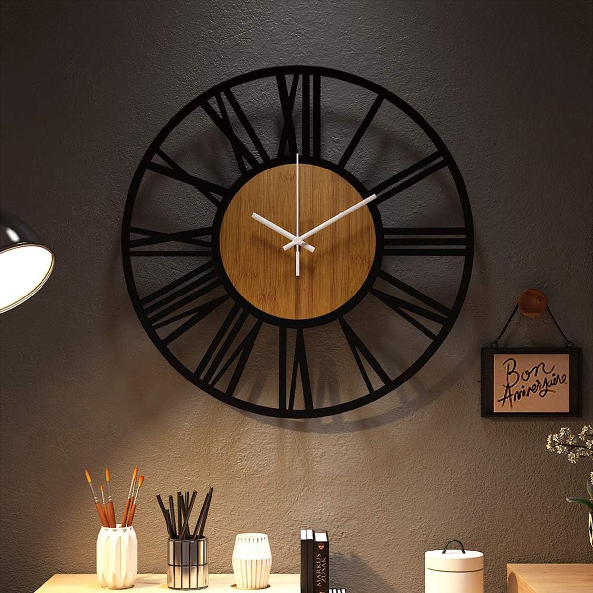 COVREO Wandklok met stil quartz uurwerk – Rond uurwerk met Romeinse cijfers – Voor binnen – 60 x 61,5 cm – Zwart houtkleur