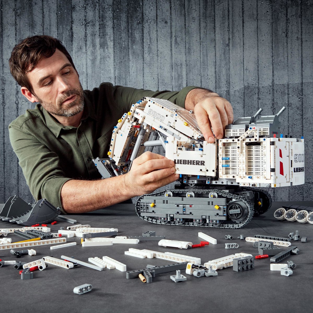 LEGO Technic Liebherr R 9800 Graafmachine 42100 — afbeelding 7