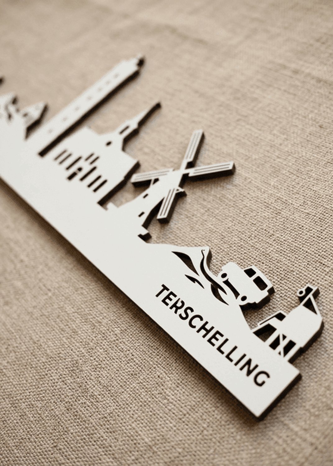 Houten Skyline Terschelling | Wanddecoratie voor aan de muur | Wit MDF | 70 x 13 cm