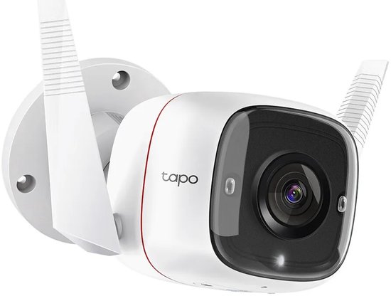 Witte Tapo beveiligingscamera voor buiten met twee antennes en centrale lens, zijwaartse hoek.