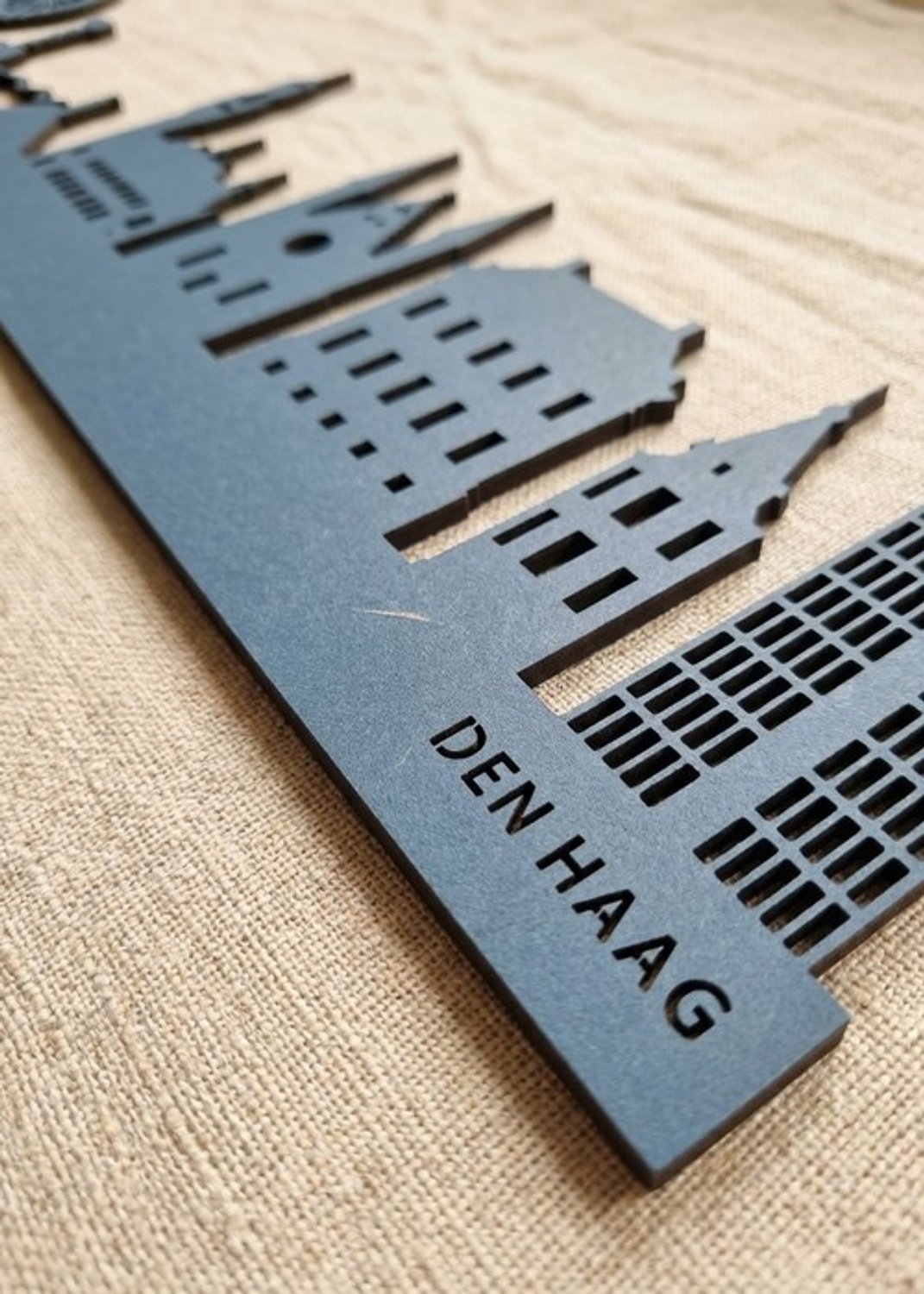 Houten Skyline Den Haag | Wanddecoratie voor aan de muur | Blauw MDF | 100 x 20 cm