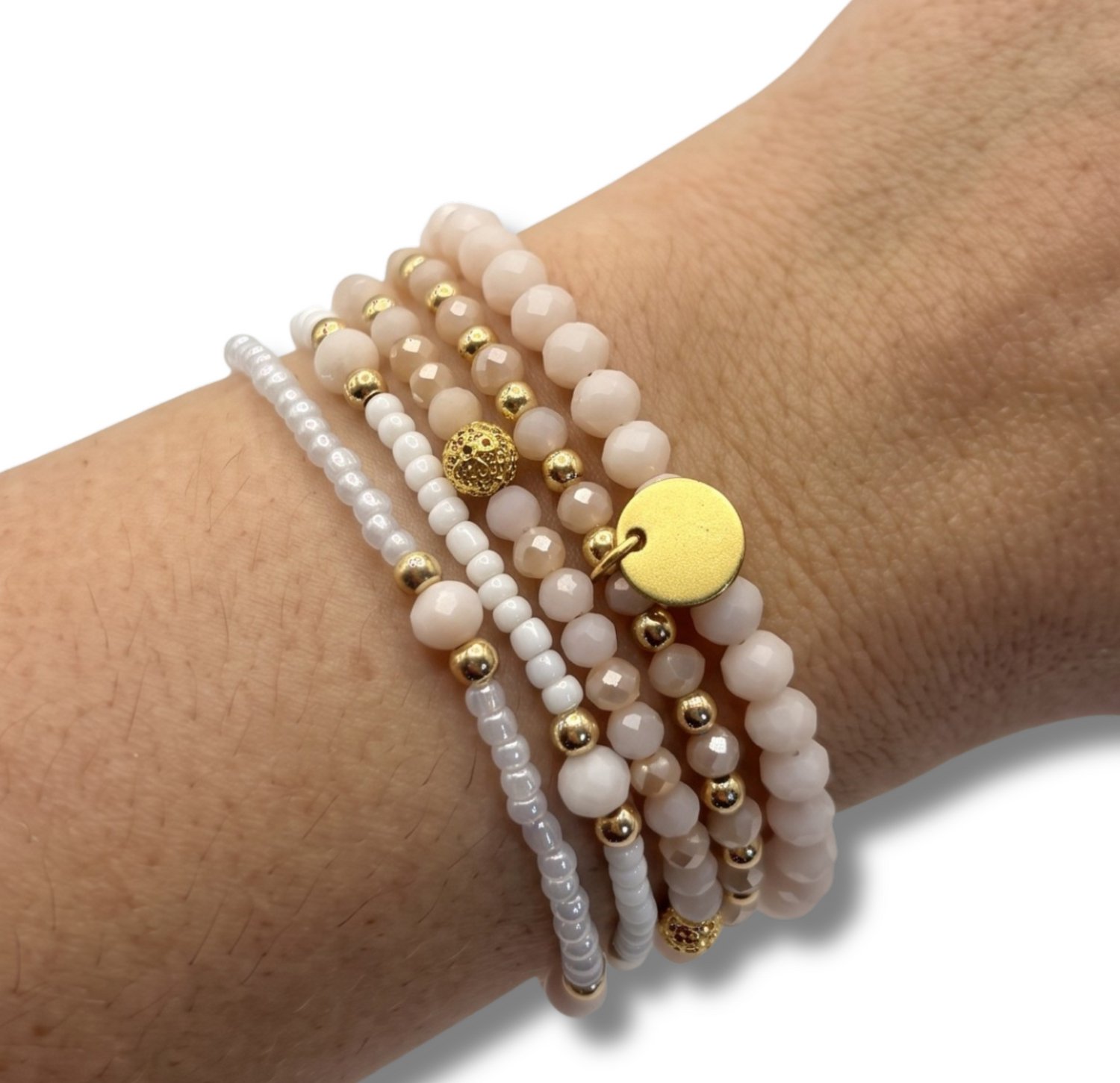 Bohemian Armbanden Set van 5 - Goud, Wit en Beige - Handgemaakte Wikkelarmbanden voor Dames & Vrouwen - Kleurrijke Kralenarmbanden, Elastisch & Comfortabel