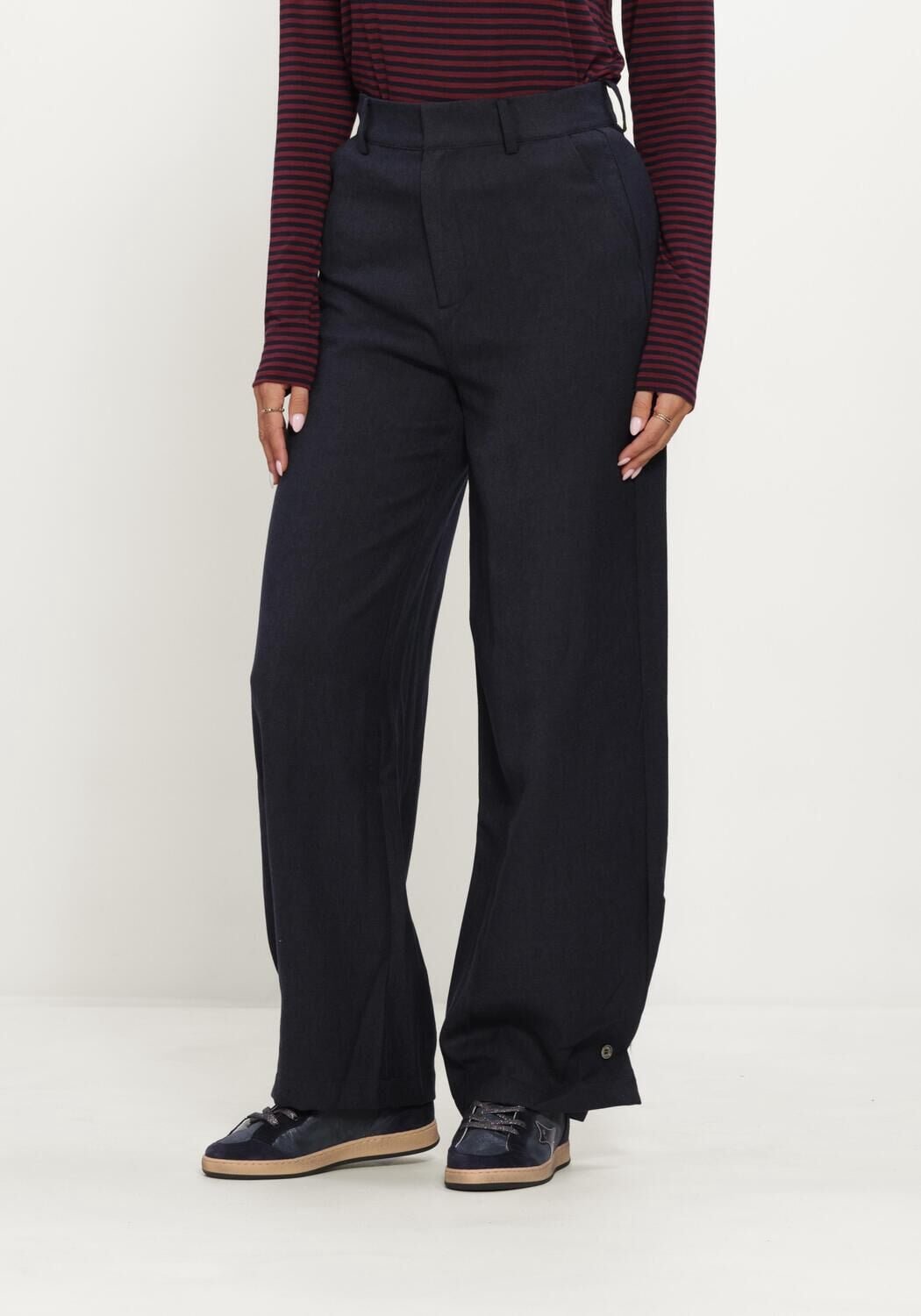 Ruby Tuesday Clendis Tappered Button Detail Pants Broeken Dames - Donkerblauw - Maat 36