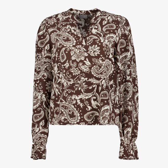 Bruine TwoDay blouse met wit paisley-motief, V-hals en lange mouwen met geplooide manchetten.