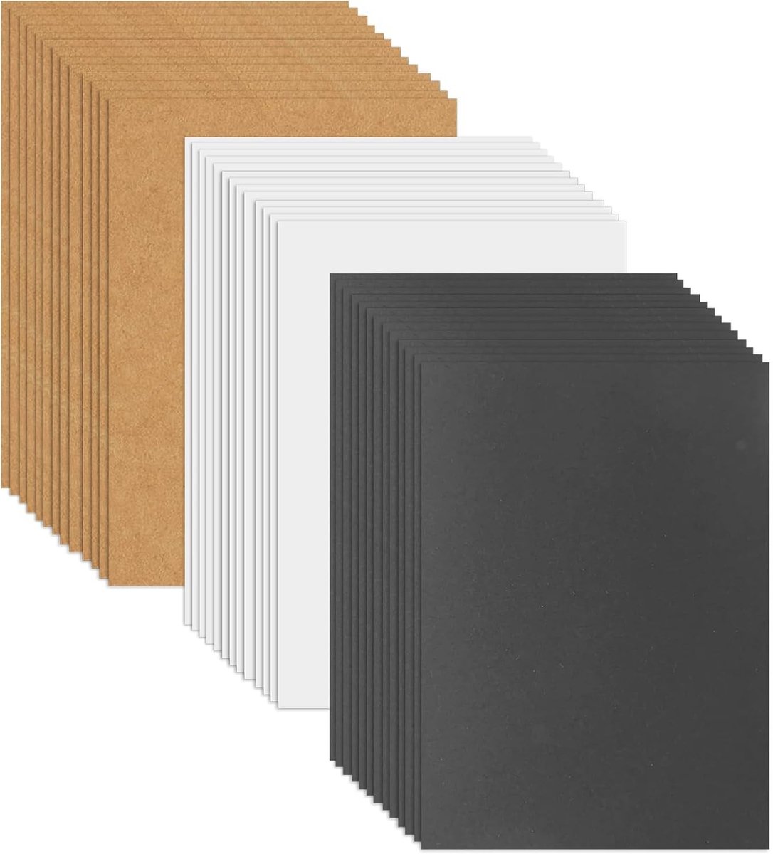 Set van 150 lege kraft papier ansichtkaarten A6 voor personalisatie en bedrukking, 14.5 x 9.5 cm, ideaal voor creatief gebruik en speciale gelegenheden