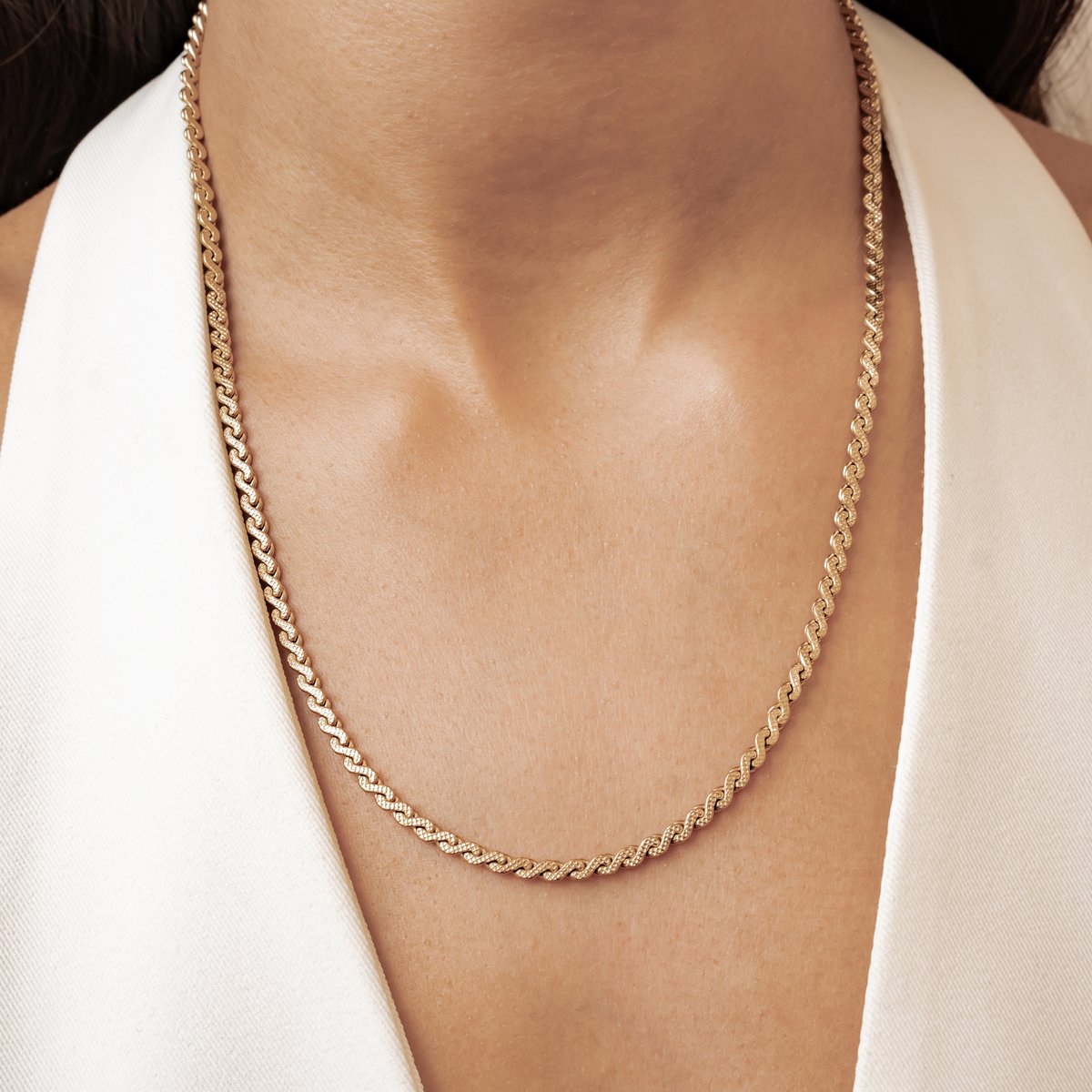 Hey Happiness Gedraaide Twist Schakelketting Dames - RVS 18K Goud Verguld - Statement Ketting - Waterproof - Verstelbaar - Cadeau Voor Haar