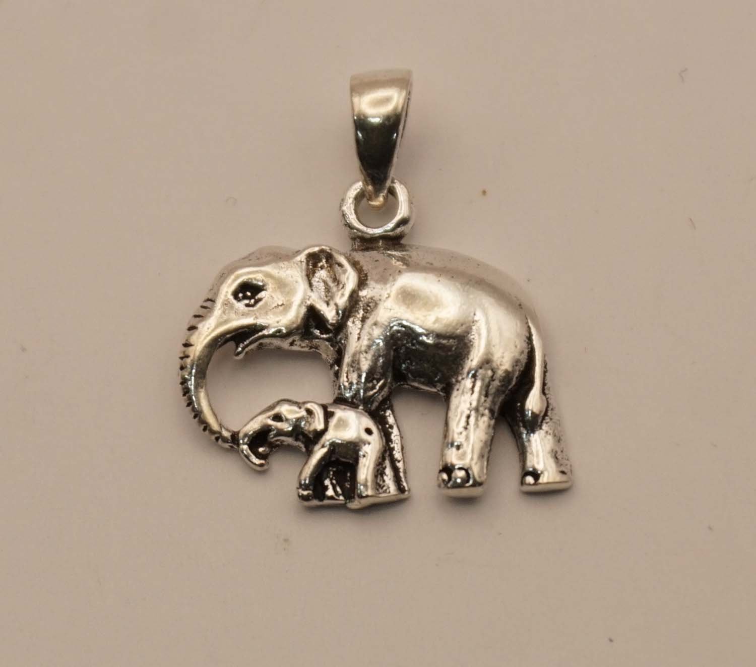 Zilveren hanger olifant met baby olifant - sterling zilveren hanger olifanten - hanger van dieren voor aan ketting - pendant elephant for collier