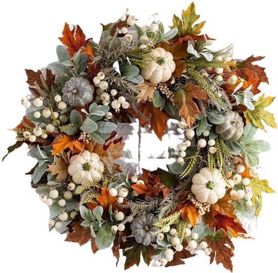 Herfstkrans met witte pompoenen, witte bessen, en bladeren in herfstkleuren.