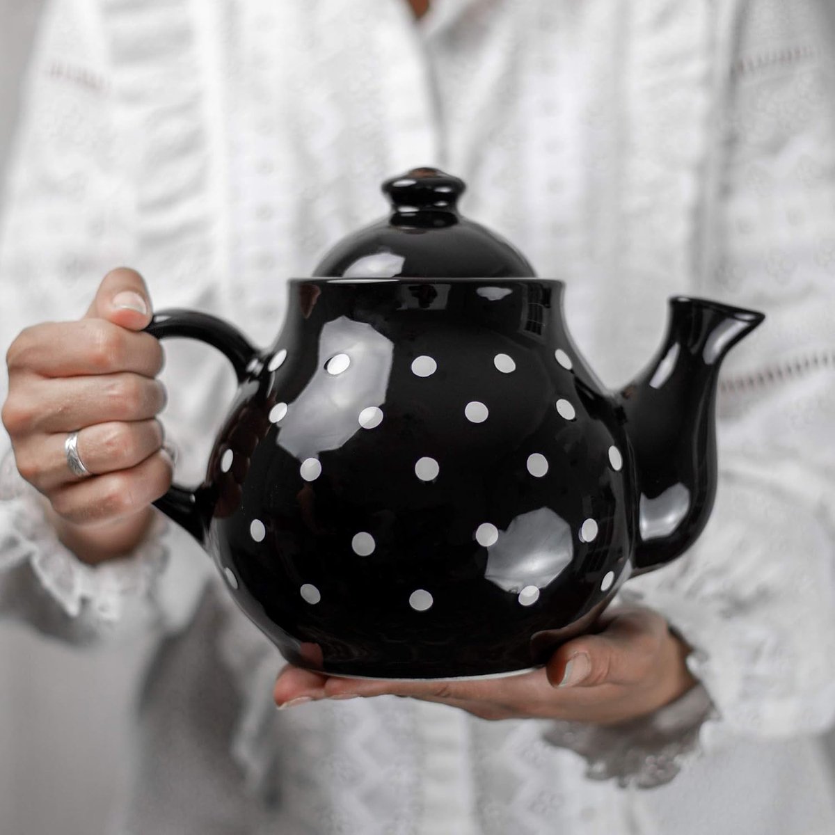 To Cottage Zwart en Wit | Polka Dot Stippen | Grote 1,7l/60oz/4-6 Koppen Handgemaakte Handgeschilderde Keramische Theepot Met Handvat en Deksel