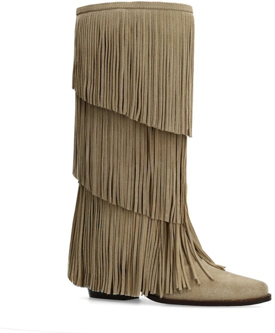 Beige suède laars met drie lagen franjes tot over de knie.