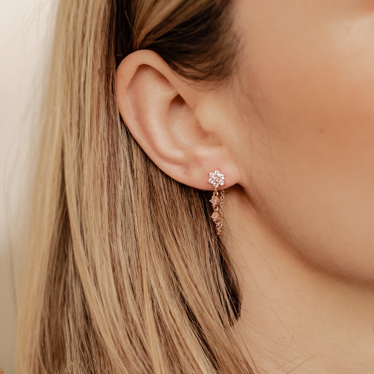 Hey Happiness Bloem Oorknoppen Dames - 925 Sterling Zilver 18K Roségoud Verguld - Zirkonia - Ketting Oorbellen - Hypoallergeen - Roségoud