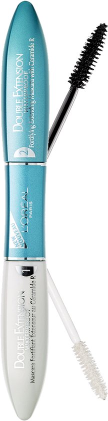 Wit met blauwe mascara. De applicators zijn uitgetrokken, een witte primer en een zwarte mascara.