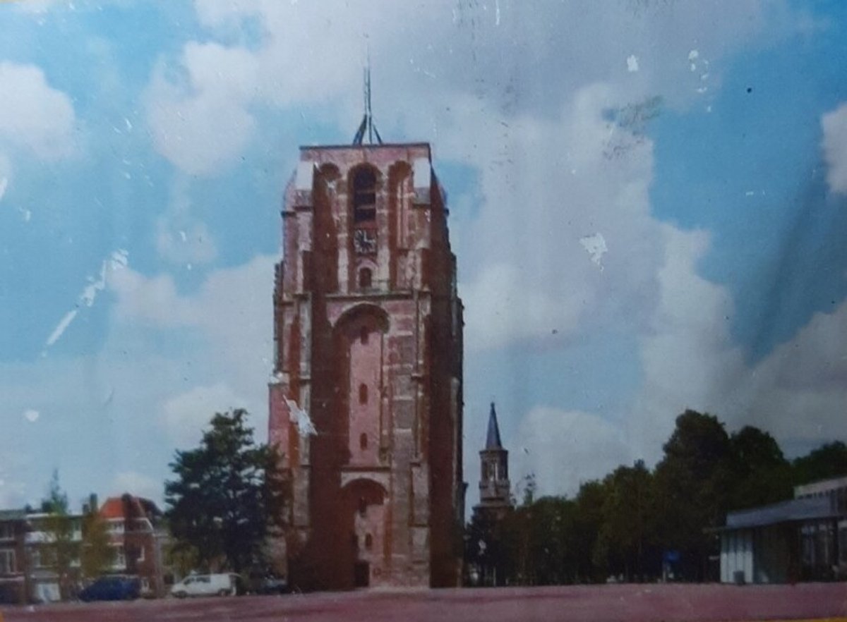 Diamond Painting Set - Kerk 50x40cm Full size vierkante steentjes (Plaatje licht beschadigd vandaar de prijs)